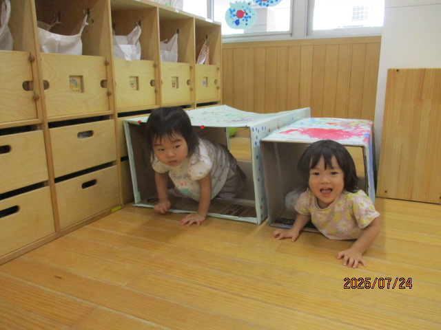 くぐって にっこり！トンネルたのしいね