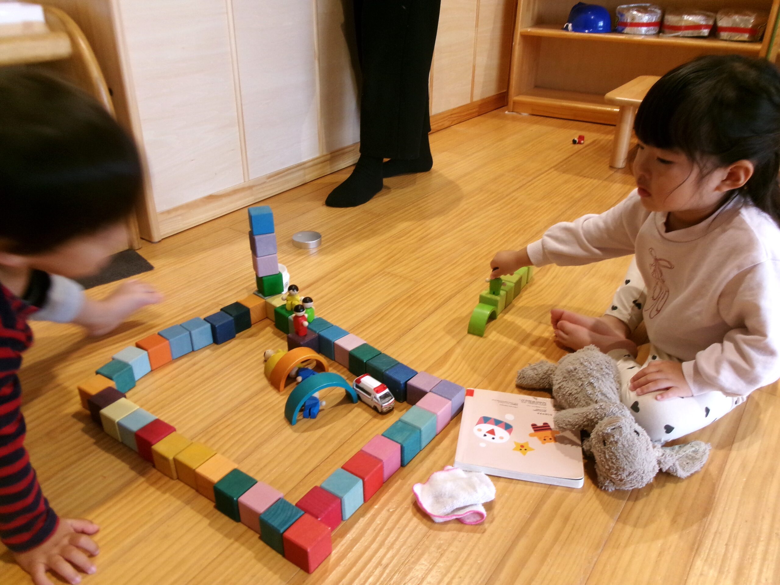 子どもたちが大好きなミニドールでごっこ遊び～♬