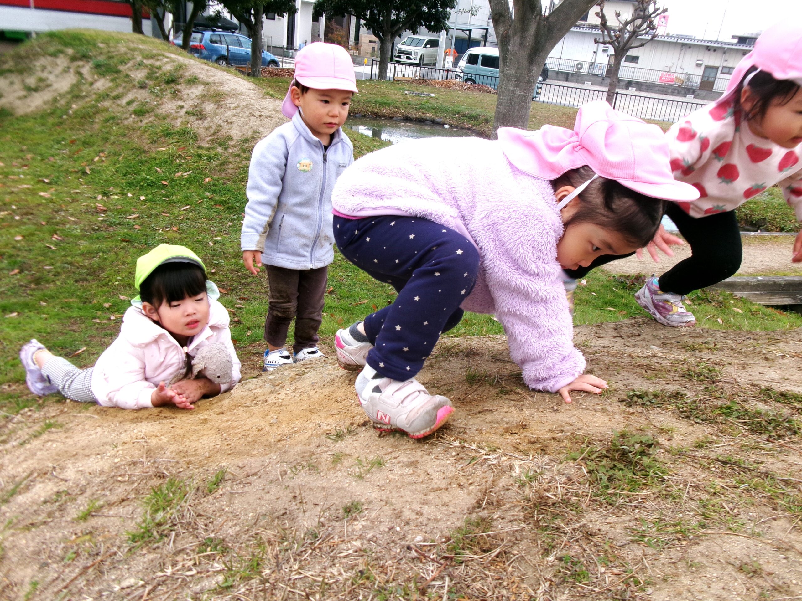 ヨイショ！ヨイショ！この山を登るのがしんどいけど楽しいんだよねぇ〜！！