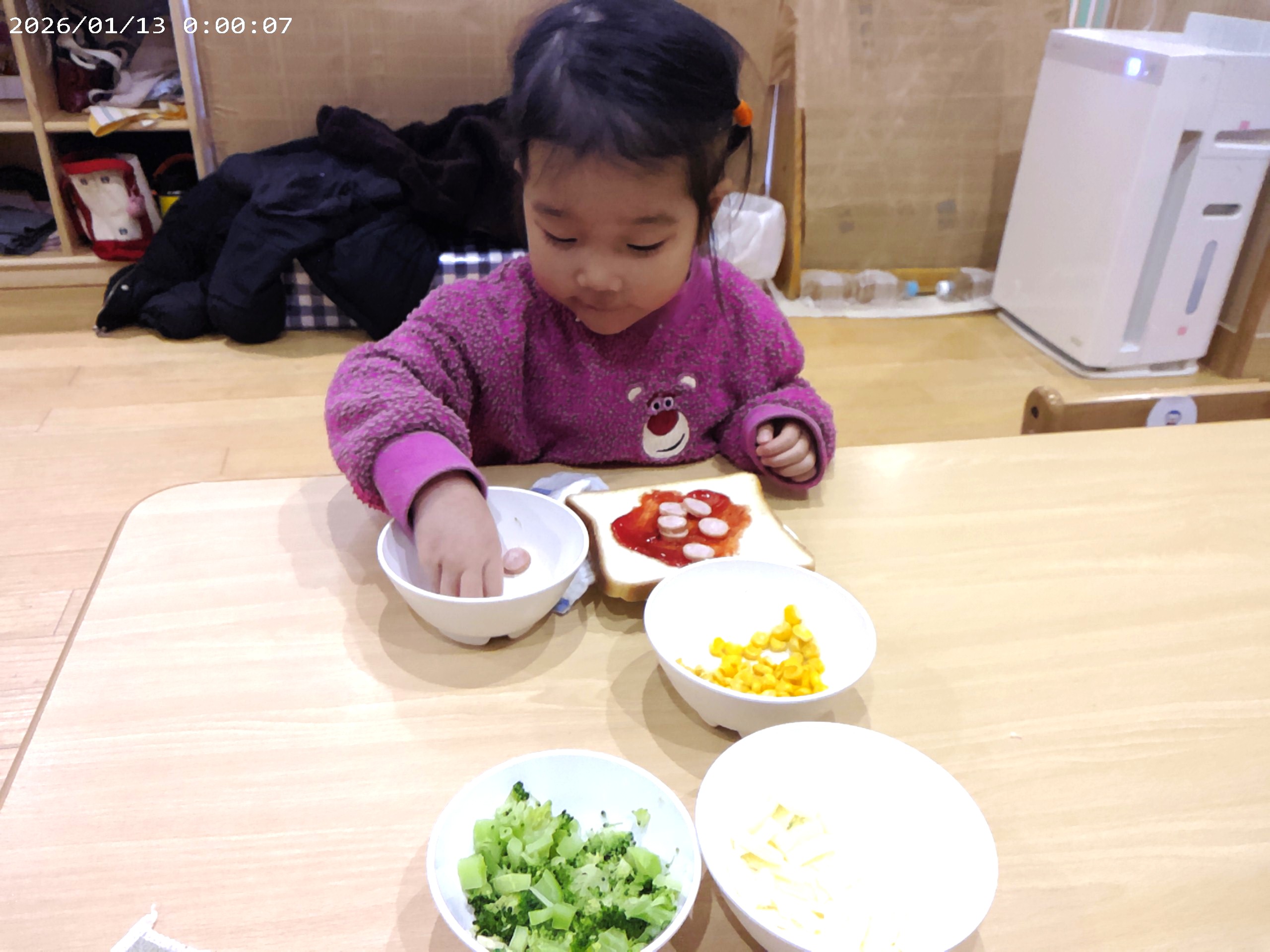 ピザトーストクッキング！好きな具材をのせて焼いておいしくできたよ♬