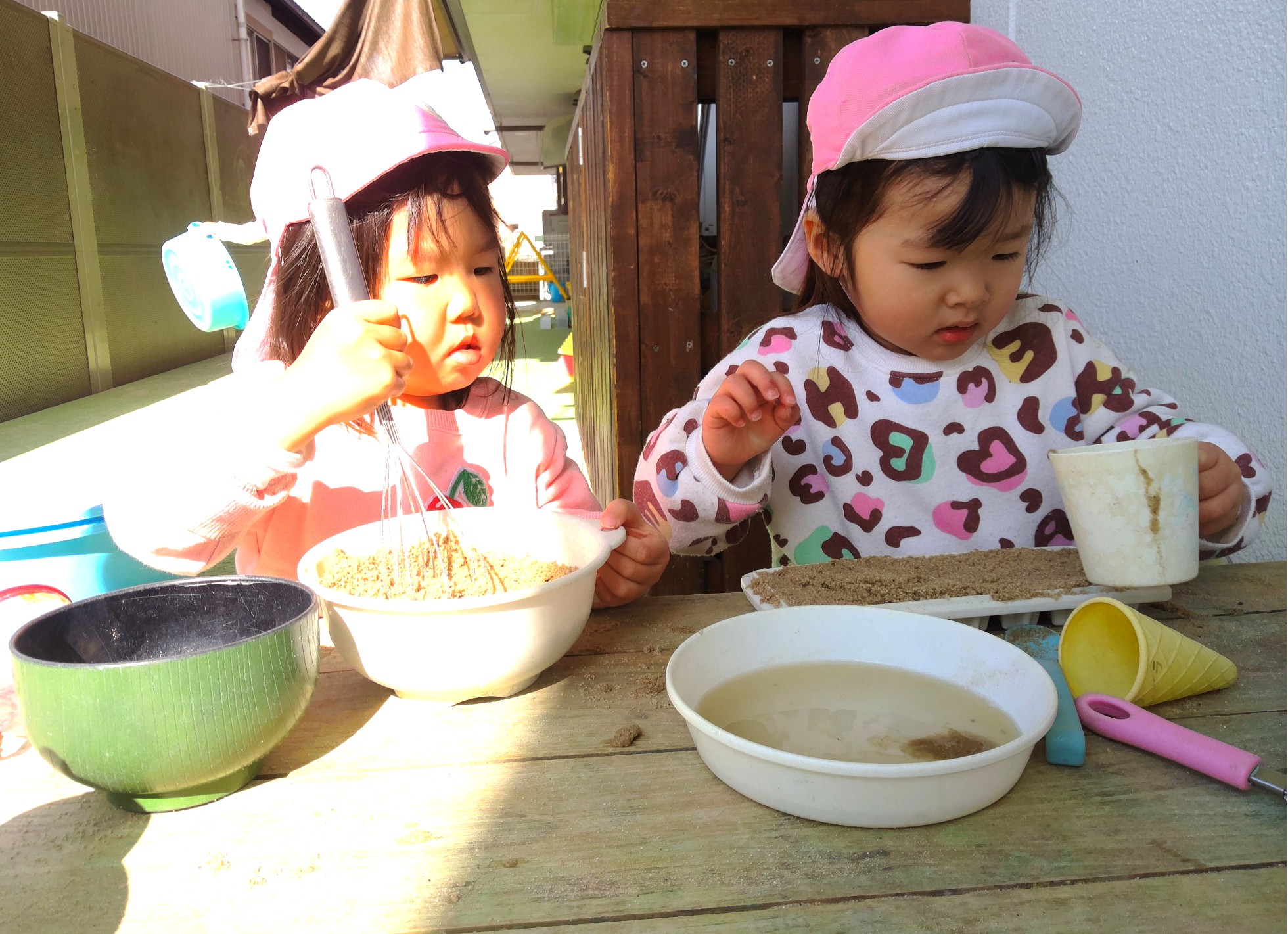 子どもたちが一瞬一瞬、真剣に遊び込む表情が大人の心を震わせてくれます。