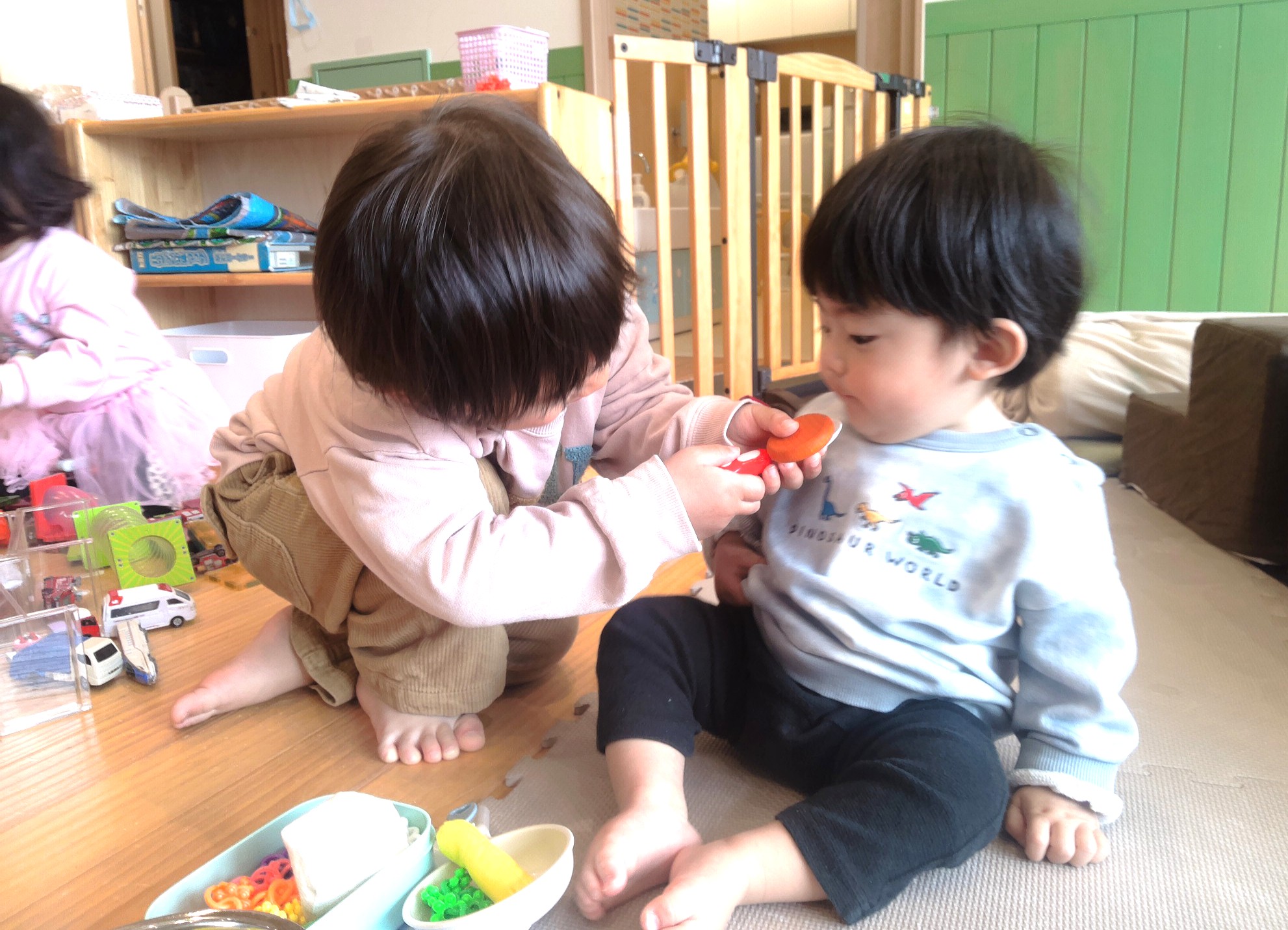 「お弁当作ってきたよ！はい！どうぞ～！」みんなに大人気の０歳児さん♬