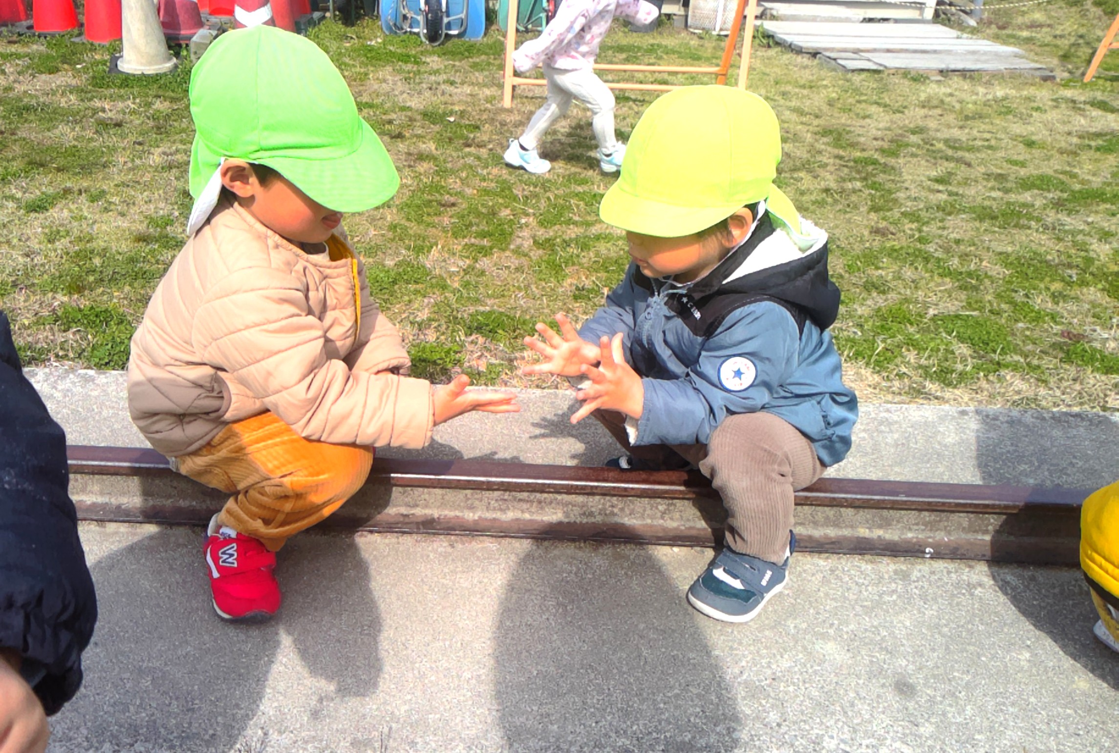 ♬じゃんけんぽん！あいこでしょ！♬1歳児さんのじゃんけんあそび～！