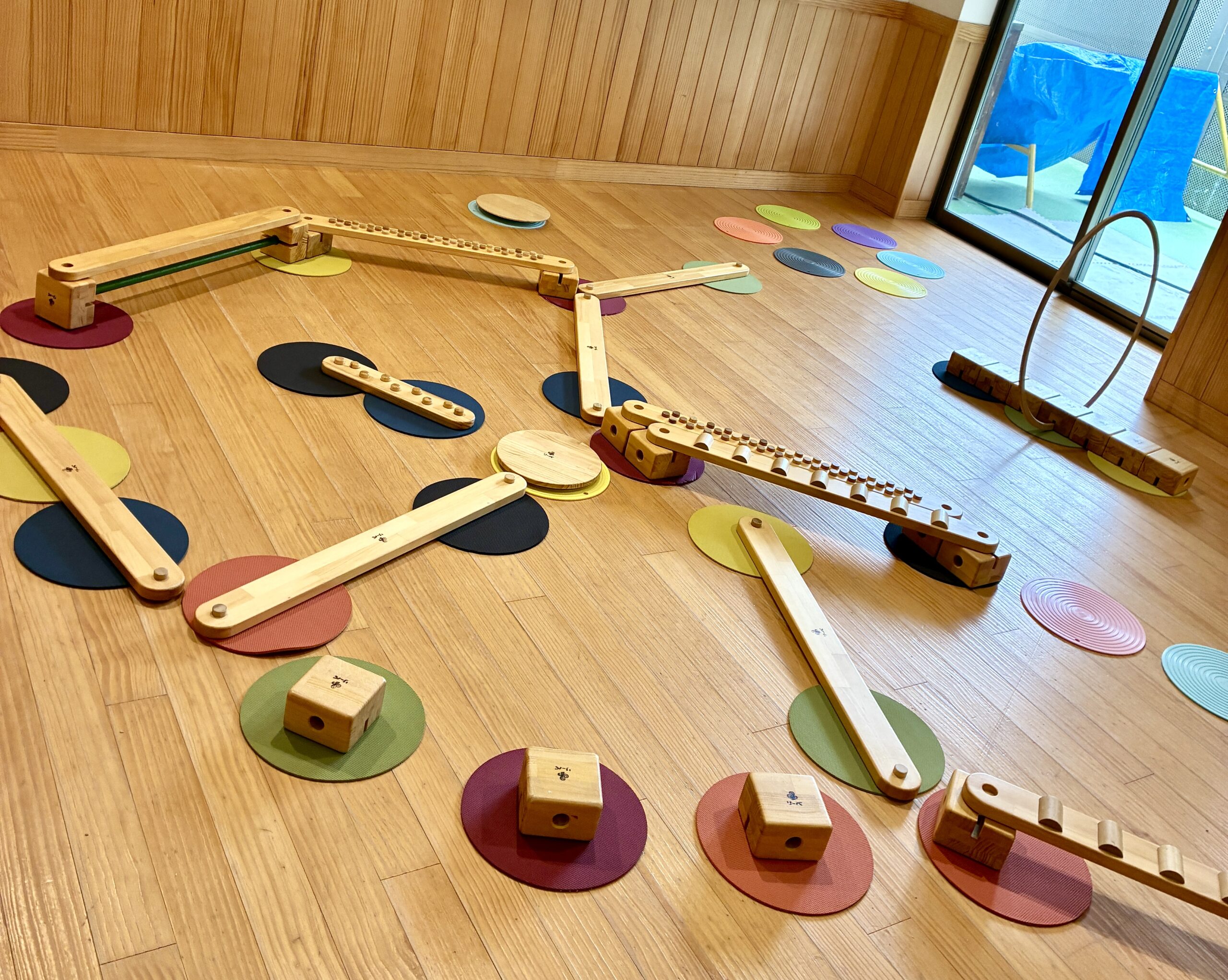 今日はリーベさんの”セカイイチノハシ”で子どもたちと思いっきりあ遊び、午後は先生たちのレクチャータイム！感覚統合理論からの実践編！大笑いしながら楽しく学ぶことができて幸せでした。