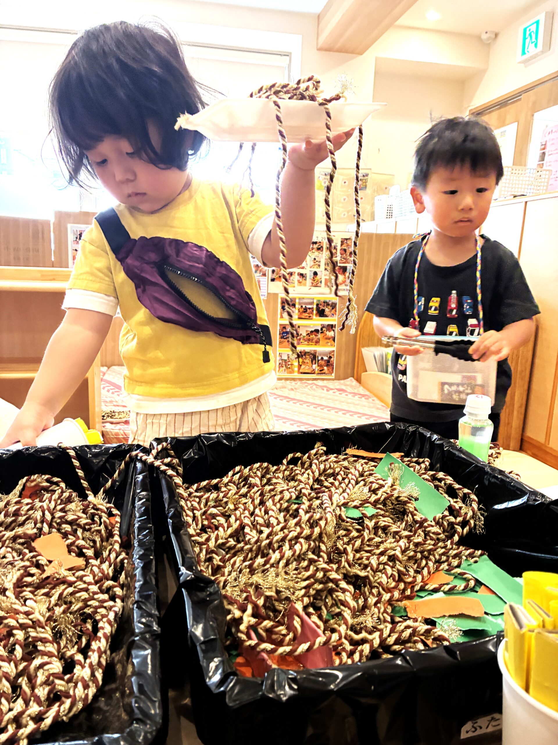 「いらっしゃいませ～！焼きそばは、いかがですか～？」2歳児さんの夏祭りごっこ♬