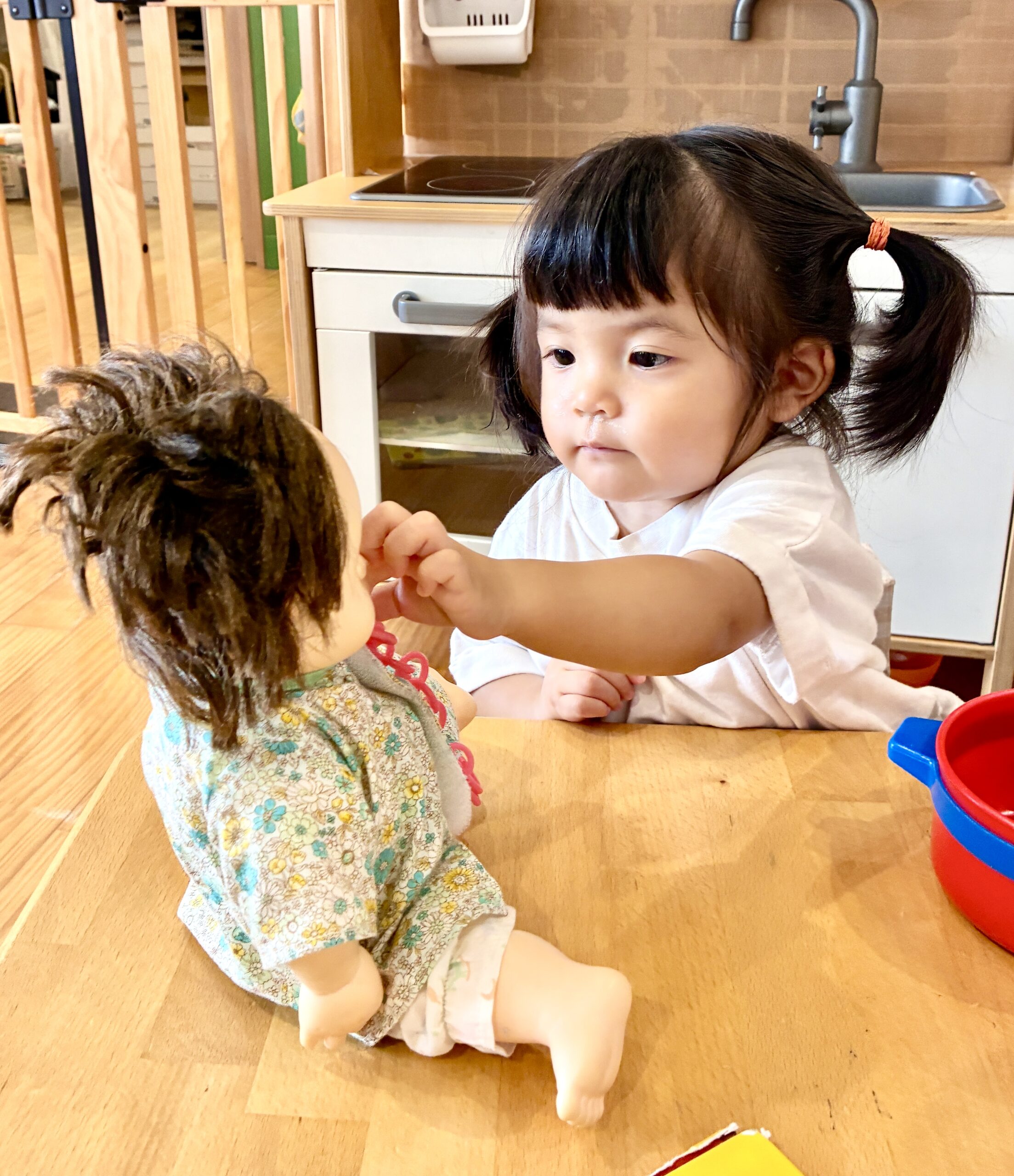 お世話が大好な0歳児さん♬